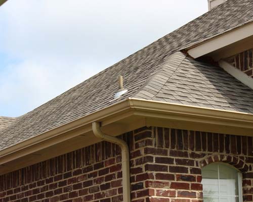 Seamless gutter on home